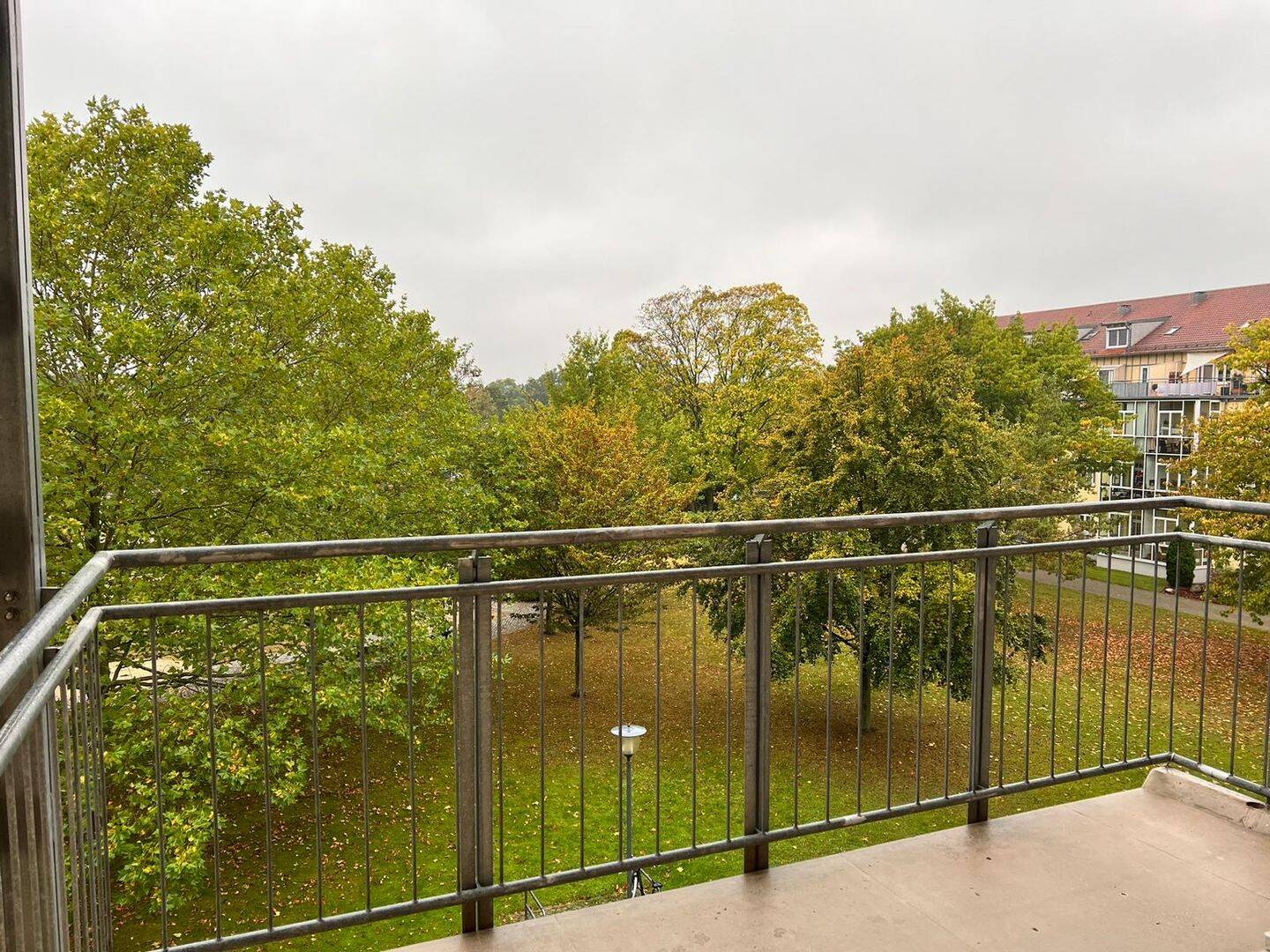 Lichtdurchflutete 2-Zimmer-Wohnung mit Parkett, Balkon, EBK und TG in Top-Lage – 14469 Potsdam – Vorschaubild 6