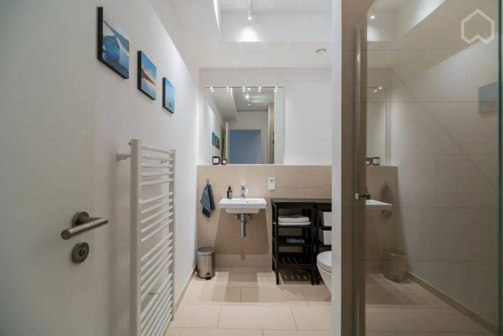 Bezugsfreie 2-Zimmer-Wohnung, neuwertig, luxuriös ausgestattet, Balkon, viele effektive Extras – 10179 Berlin – Vorschaubild 5
