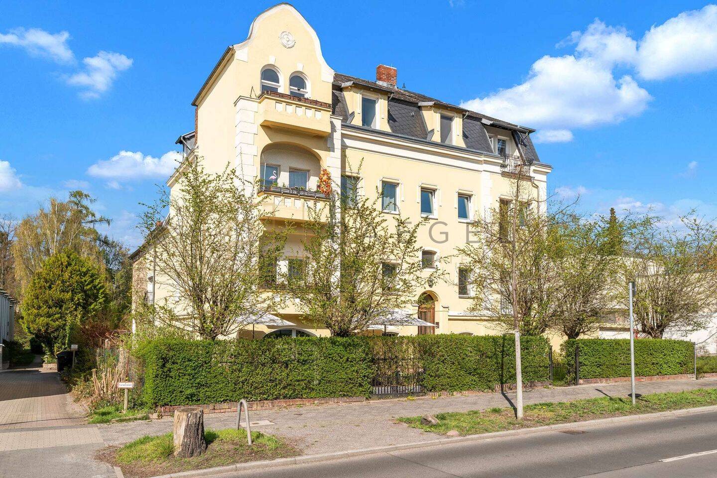 Altbaucharme mit modernem Komfort – hochwertig, energieeffizient & stilvoll – 12209 Berlin – Vorschaubild 2