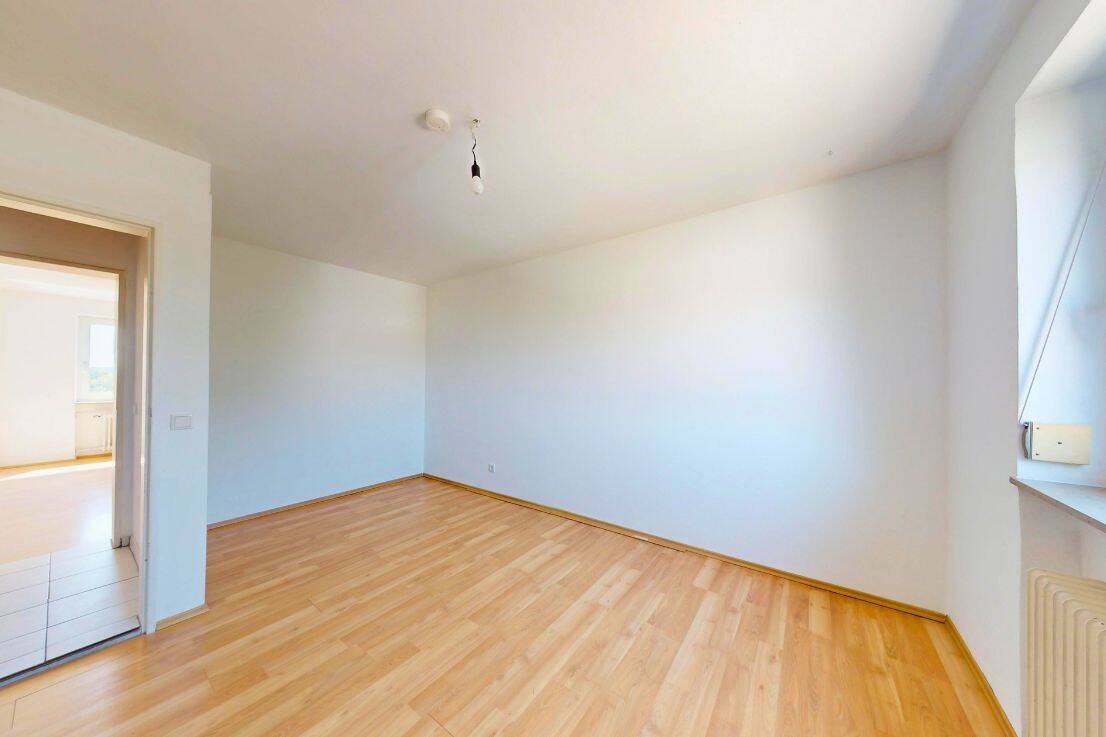 ** Äußerst attraktive 4ZKB Eigentumswohnung mit durchdachtem Grundriss und Balkon in City Lage ** – 85053 Ingolstadt – Vorschaubild 8