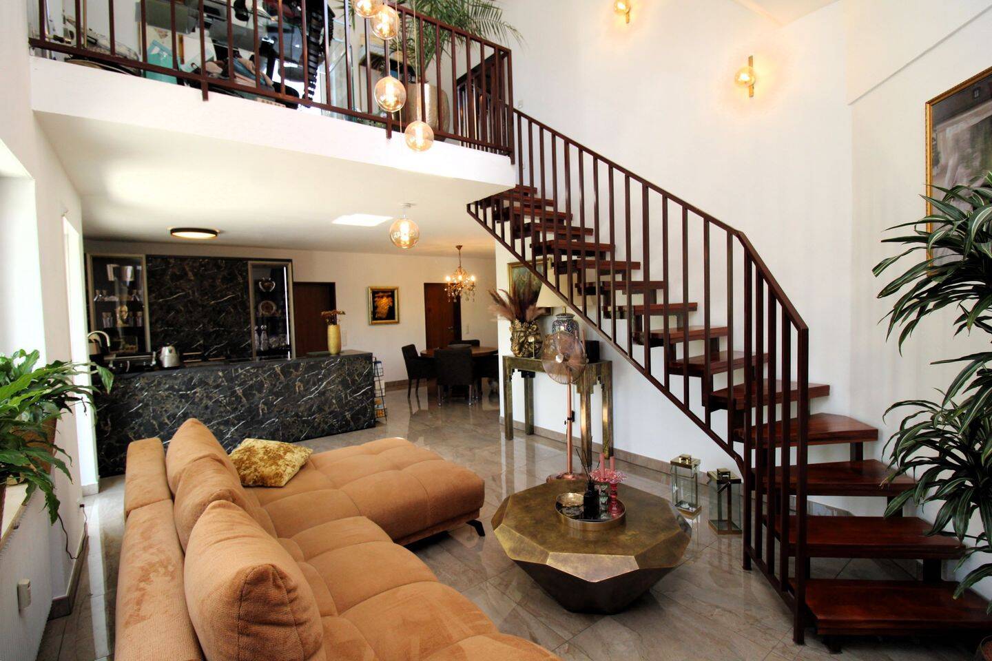 Stilvoll wohnen über den Dächern – Maisonette mit Balkon, 91522 Ansbach