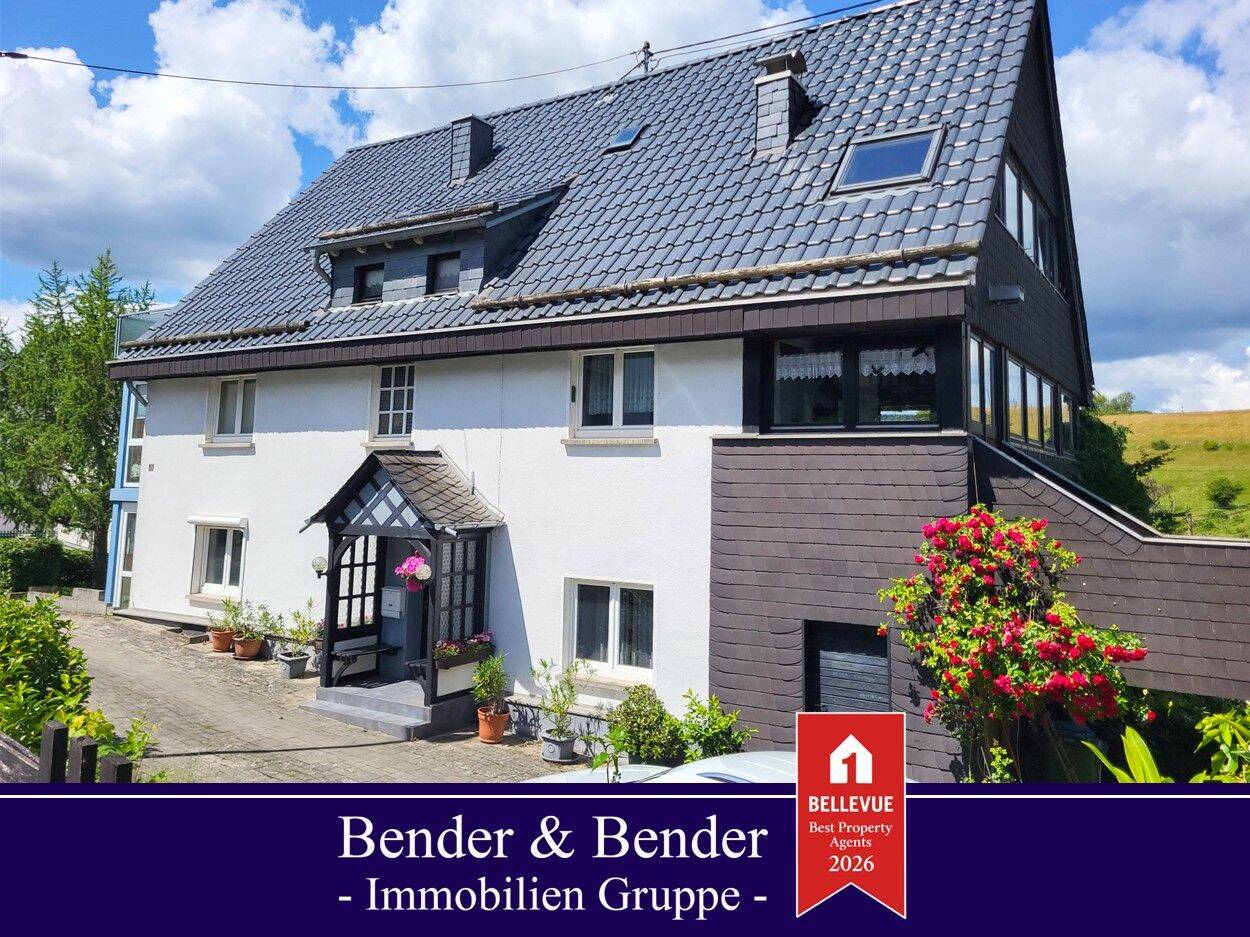 Großzügiges Wohnhaus mit renovierter Einliegerwohnung,  Doppelgarage und gepflegtem Garten!, 56581 Ehlscheid