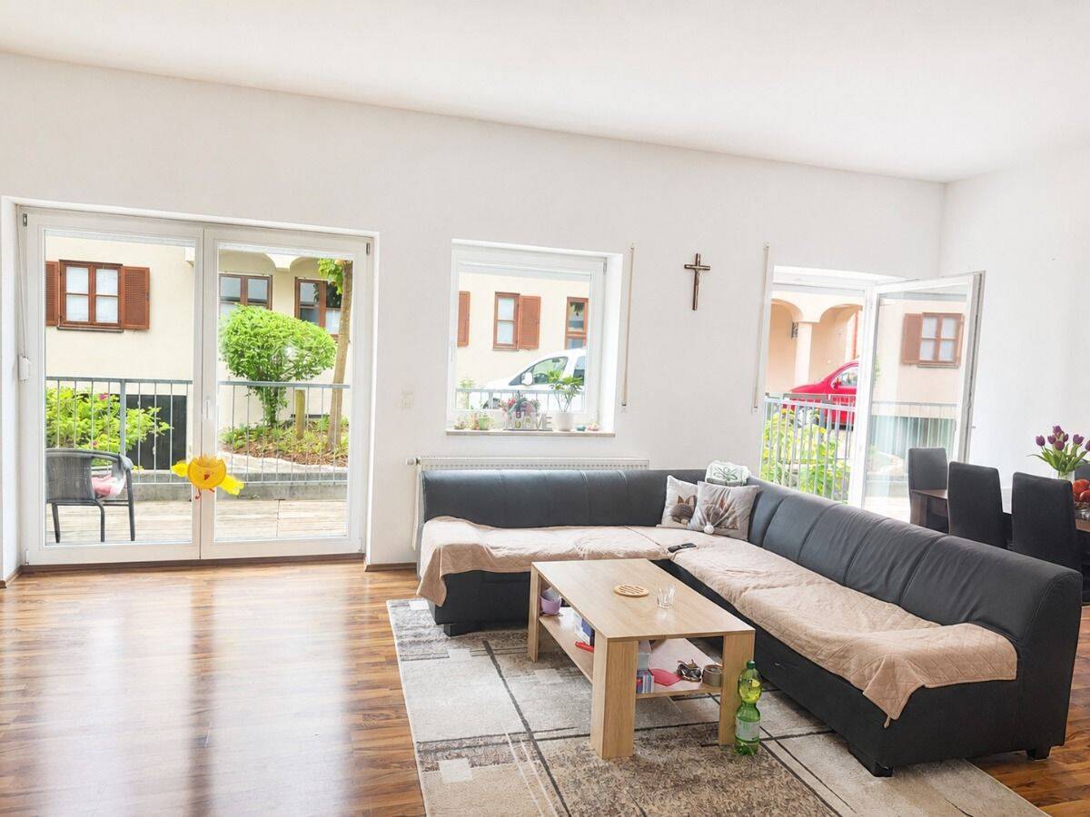 Barrierefreie Erdgeschosswohnung in bester Stadtlage mit ruhigem Balkon und direkt begehbarer Garage, 86956 Schongau