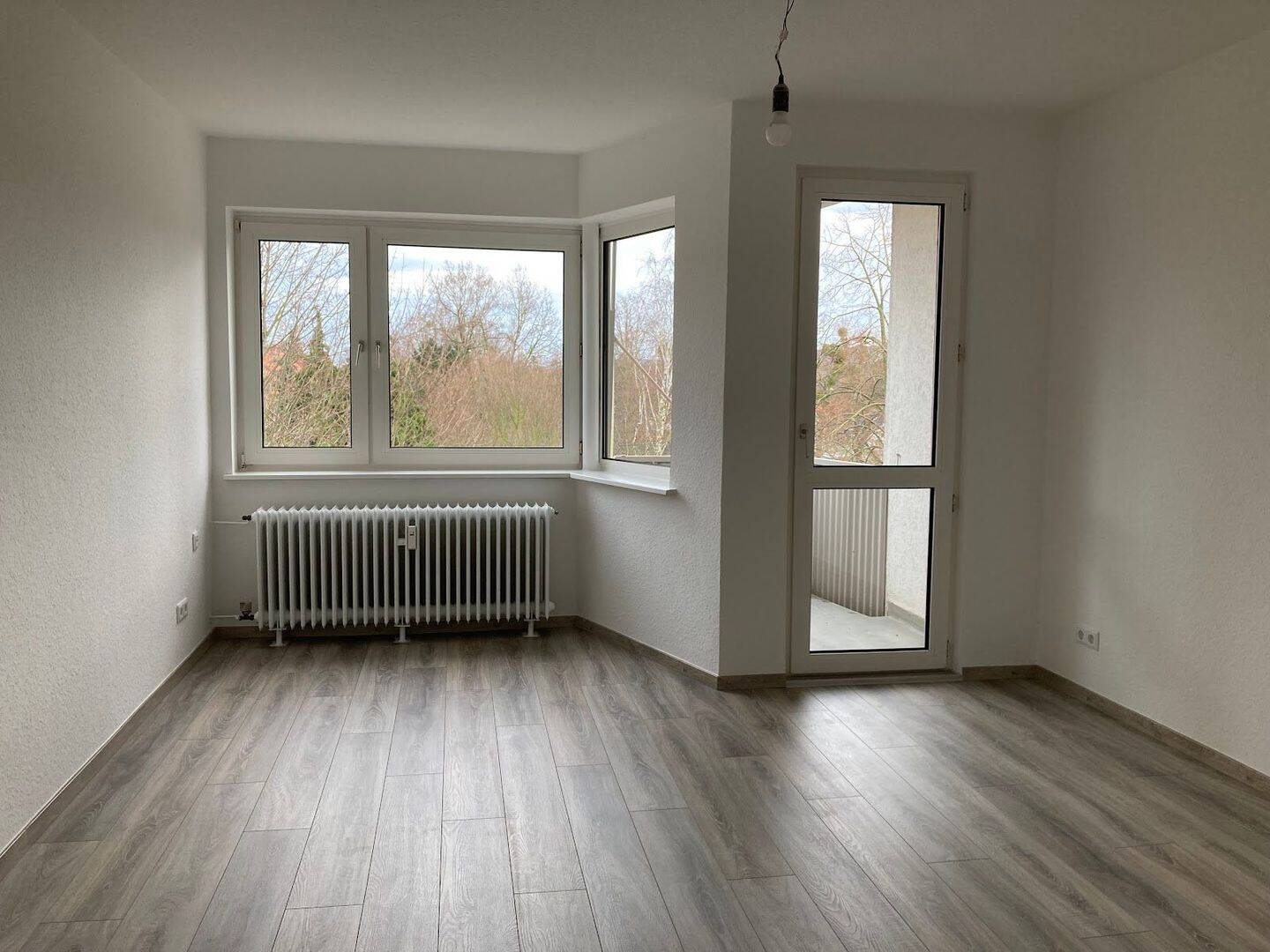 Wohnen mit schönen Weitblick – 3-Zimmerwohnung im 4. OG (ohne Fahrstuhl), 38226 Salzgitter (Lebenstedt)