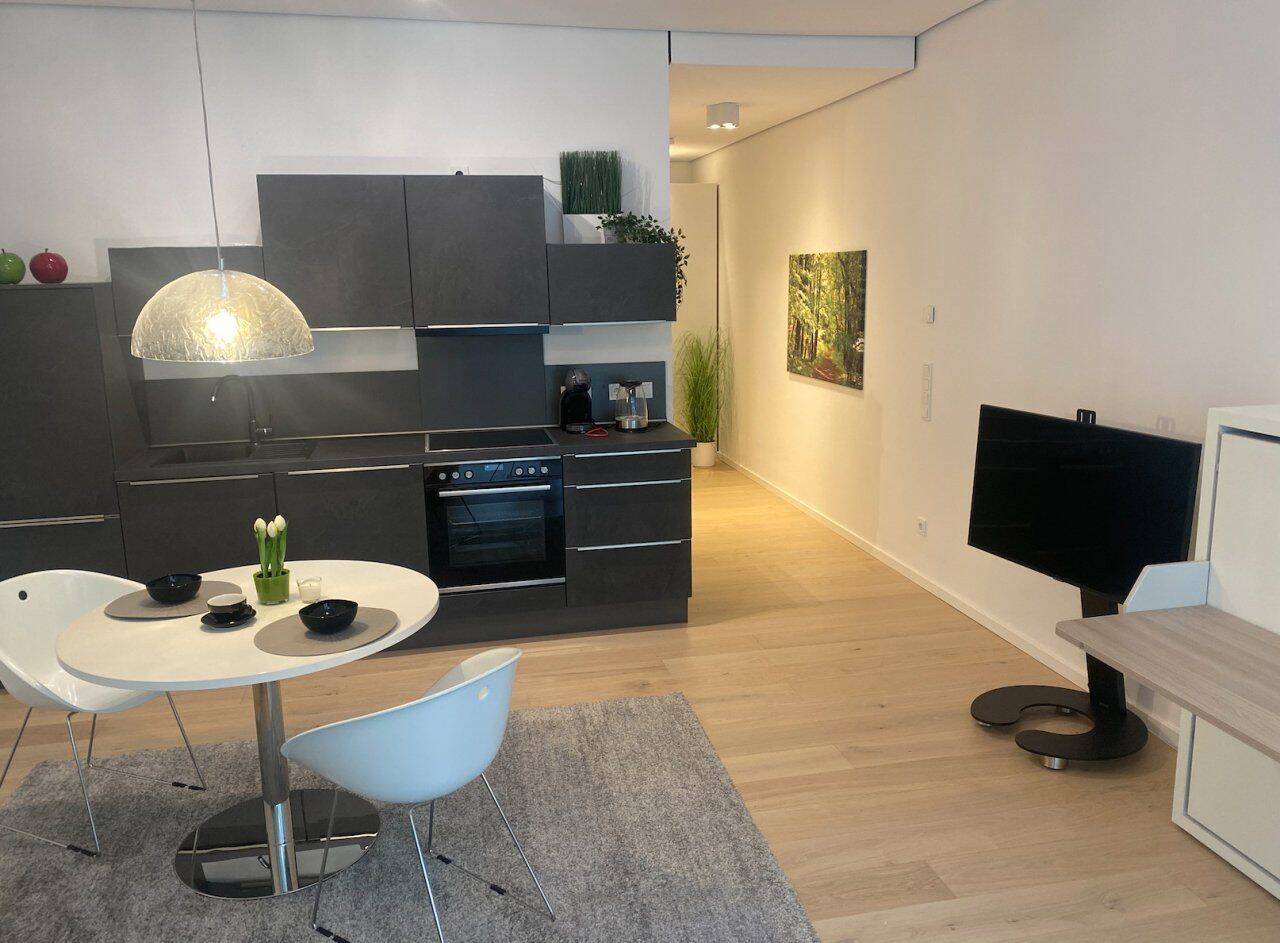 Stilvoll möbliertes Apartment in bester Citylage im FLARE, 60313 Frankfurt am Main (Altstadt Innenstadt)