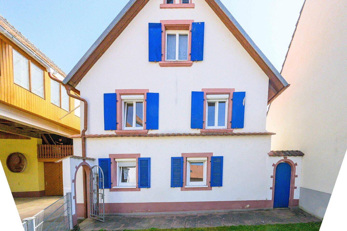 Hist.  Hofanlage im Herzen von Oberbergen – Liebhaberobjekt mit  Ausbaupotential auf 120-rd. 400 qm, 79235 Vogtsburg im Kaiserstuhl