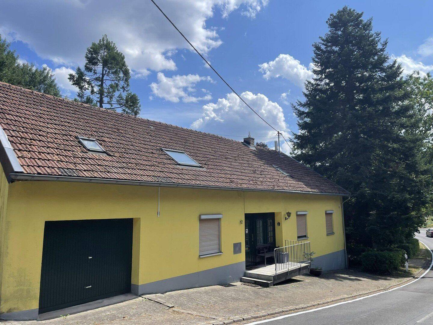 Haus in Alleinlage mit großem Grundstück und 2 Wohnungen, 54574 Kopp