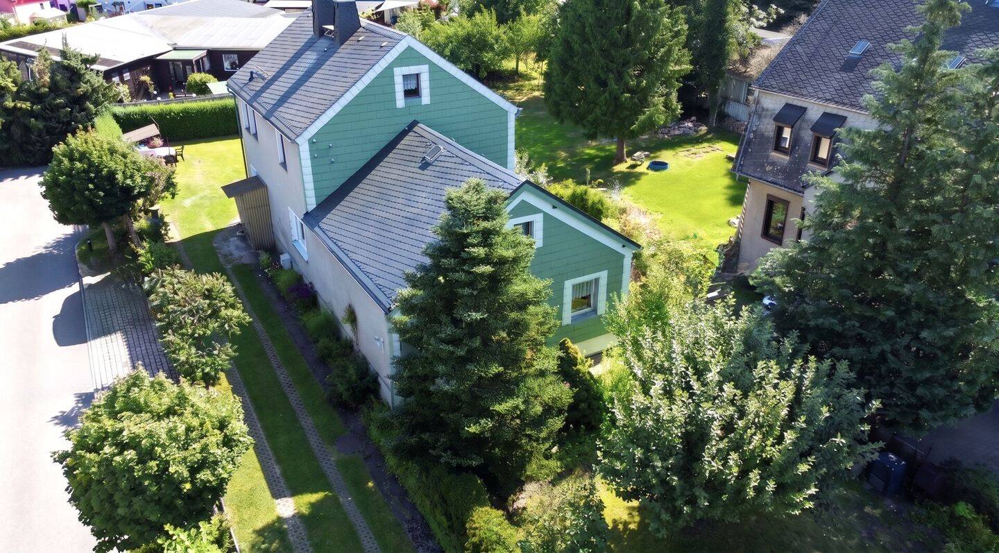 Großzügiges Ein- bis Zweifamilienhaus mit idyllischem Garten in Oederan, 9569 Oederan