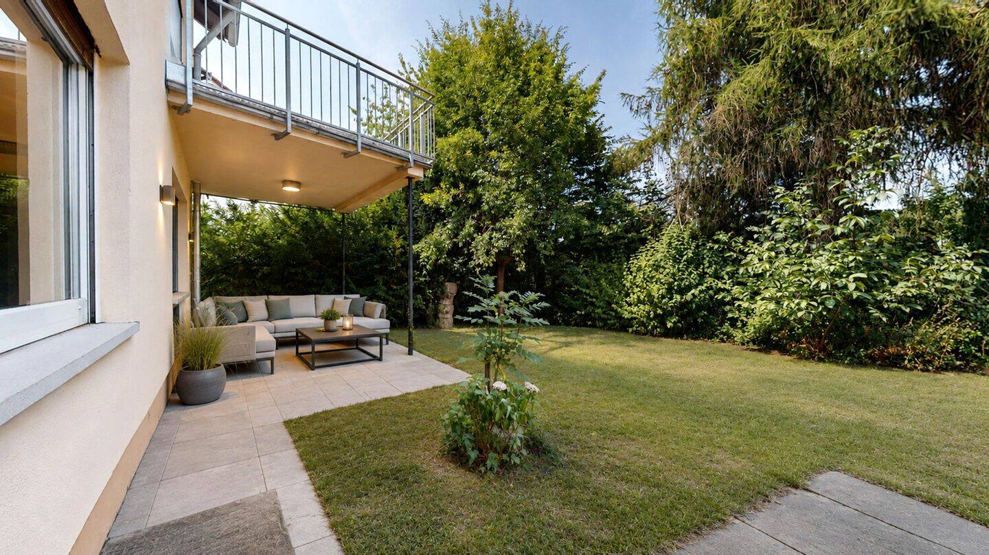 Großzügiges Einfamilienhaus mit ca. 248 m² Wohnfläche zzgl. ca. 72 m² Gewerbe-/Einliegerbereich – 60435 Frankfurt am Main – Bild 1 von 1