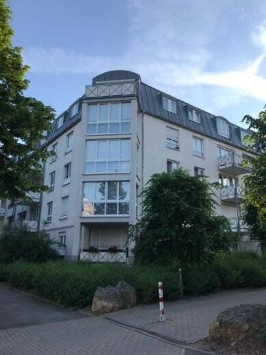 1-Raum-Wohnung mit Balkon und Küchenzeile im 1. Obergeschoss, 8058 Zwickau