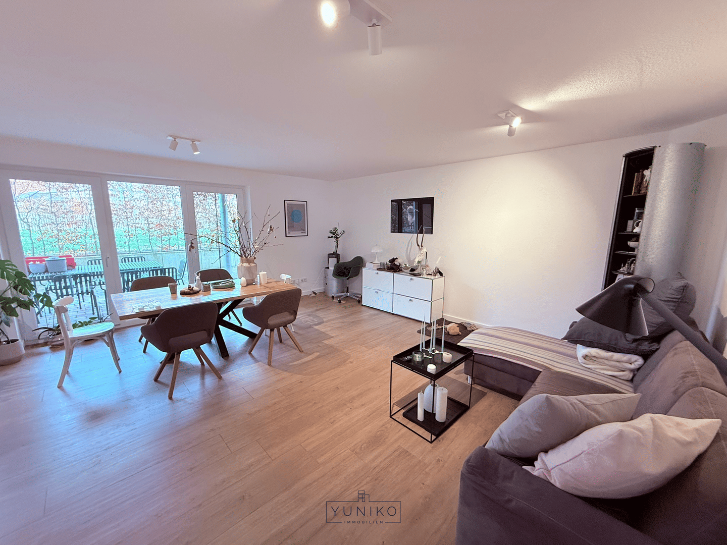 Moderne Erdgeschosswohnung mit großzügigem Wohn-/Essbereich, Terrasse und hochwertiger Einbauküche, 30900 Wedemark
