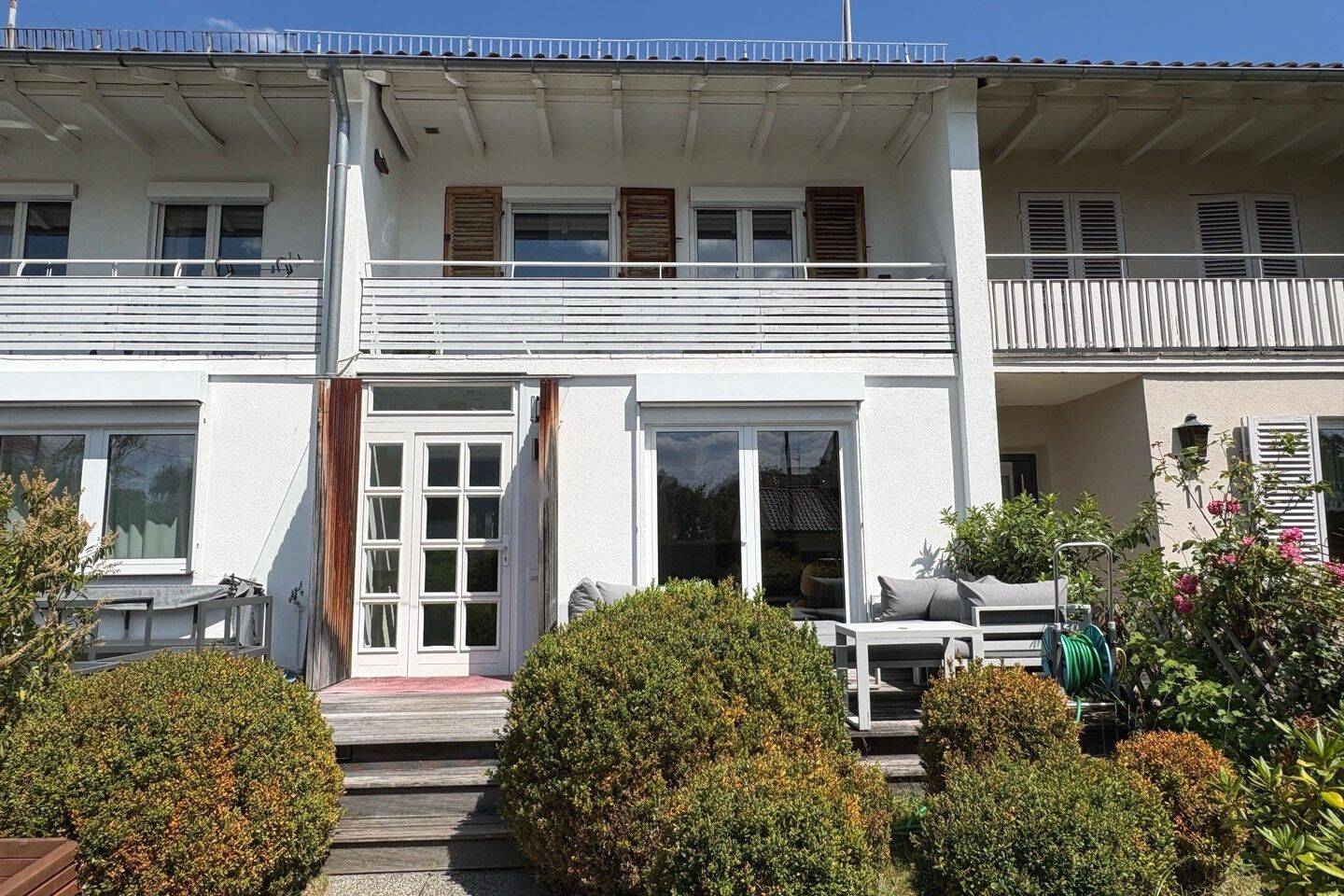 Raumwunder – stilvolles Reihenmittelhaus mit 3 Terrassen, 70567 Stuttgart (Möhringen)
