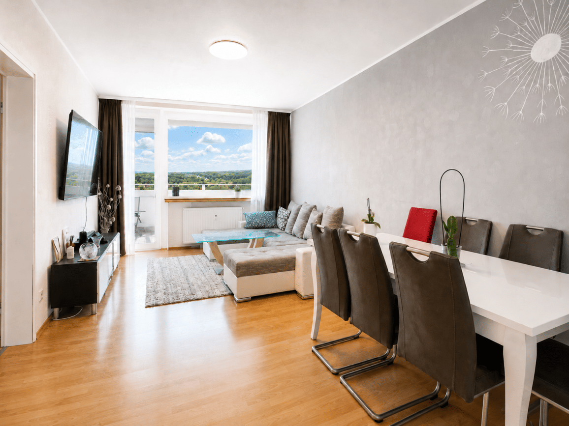 Sonnige 2-Zimmer-Wohnung mit Süd-Balkon, Aufzug und Tiefgaragenplatz