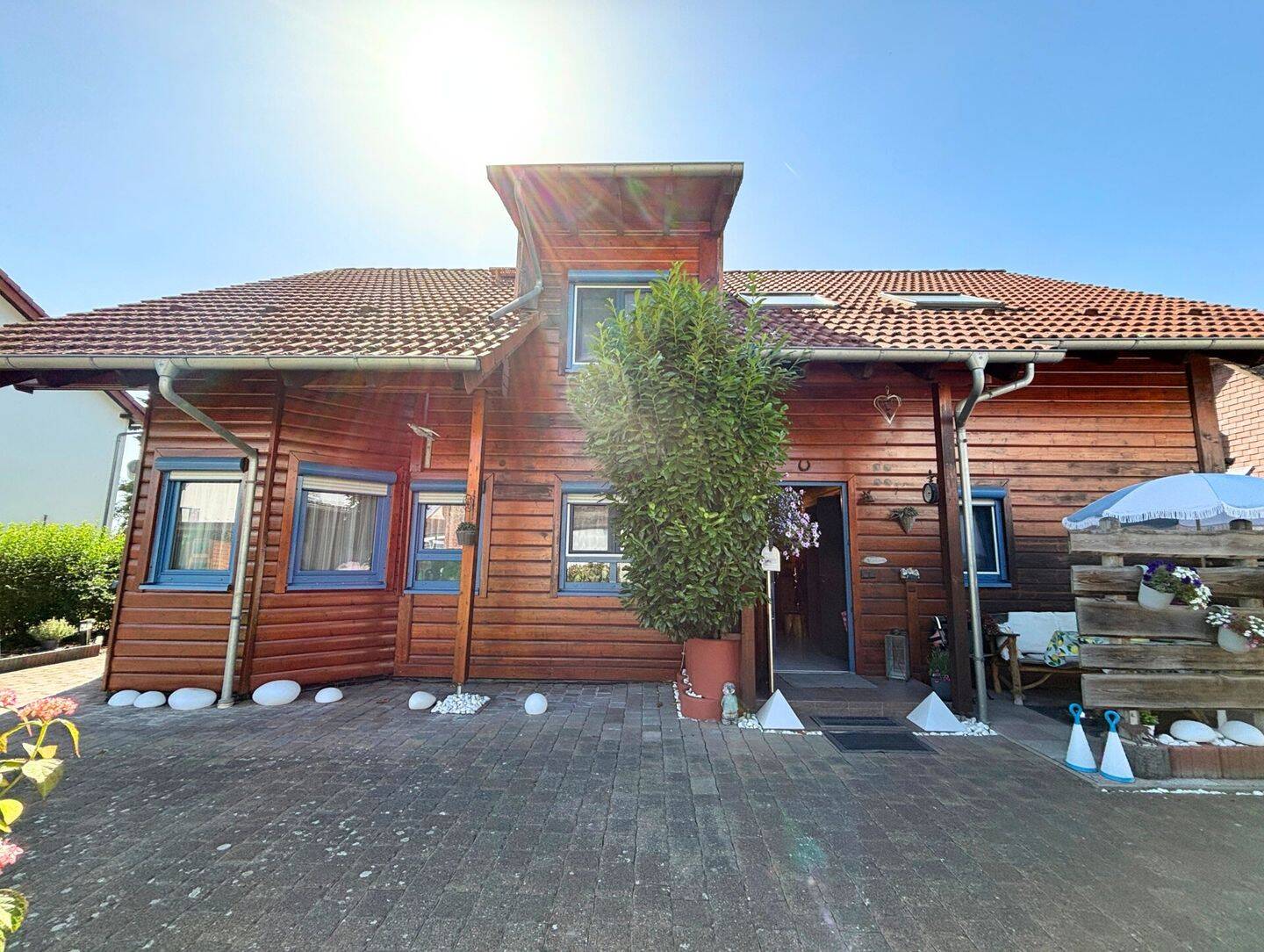 ZUHAUSE ZUM ANKOMMEN- Freistehendes Einfamilienhaus mit warmem Holzcharme in Erzhausen, 64390 Erzhausen