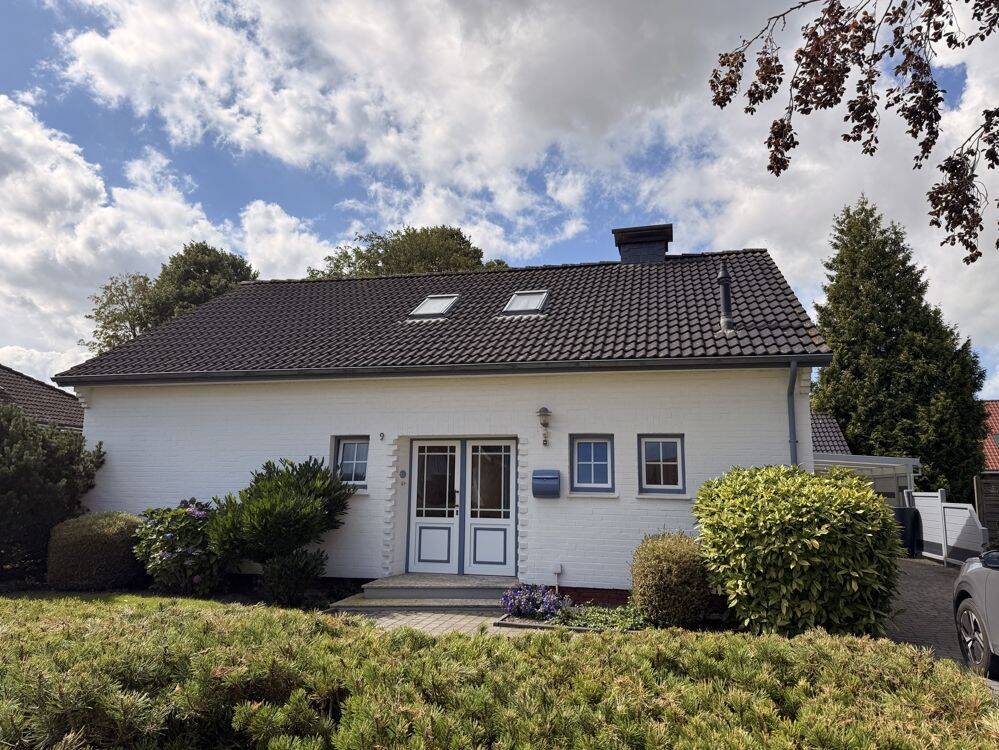 Einfamilienhaus mit Garten und Carport im Zentrum von Esens, 26427 Esens