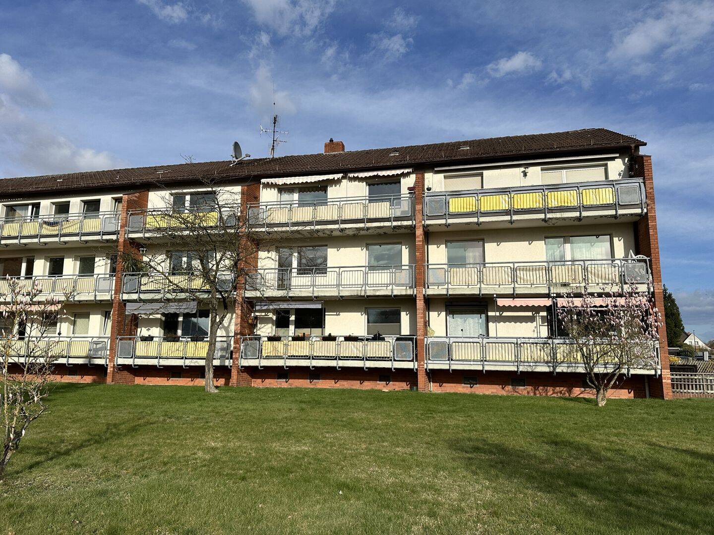 Einziehen oder investieren: Moderne 3-Zimmer-Wohnung mit Balkon in sonniger Westlage!, 29339 Wathlingen