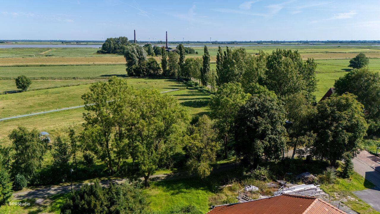 Renovierungsbedürftiges Bauernhaus Nähe Emsdeich – viel Platz mit Ausbaumöglichkeiten, 26844 Jemgum