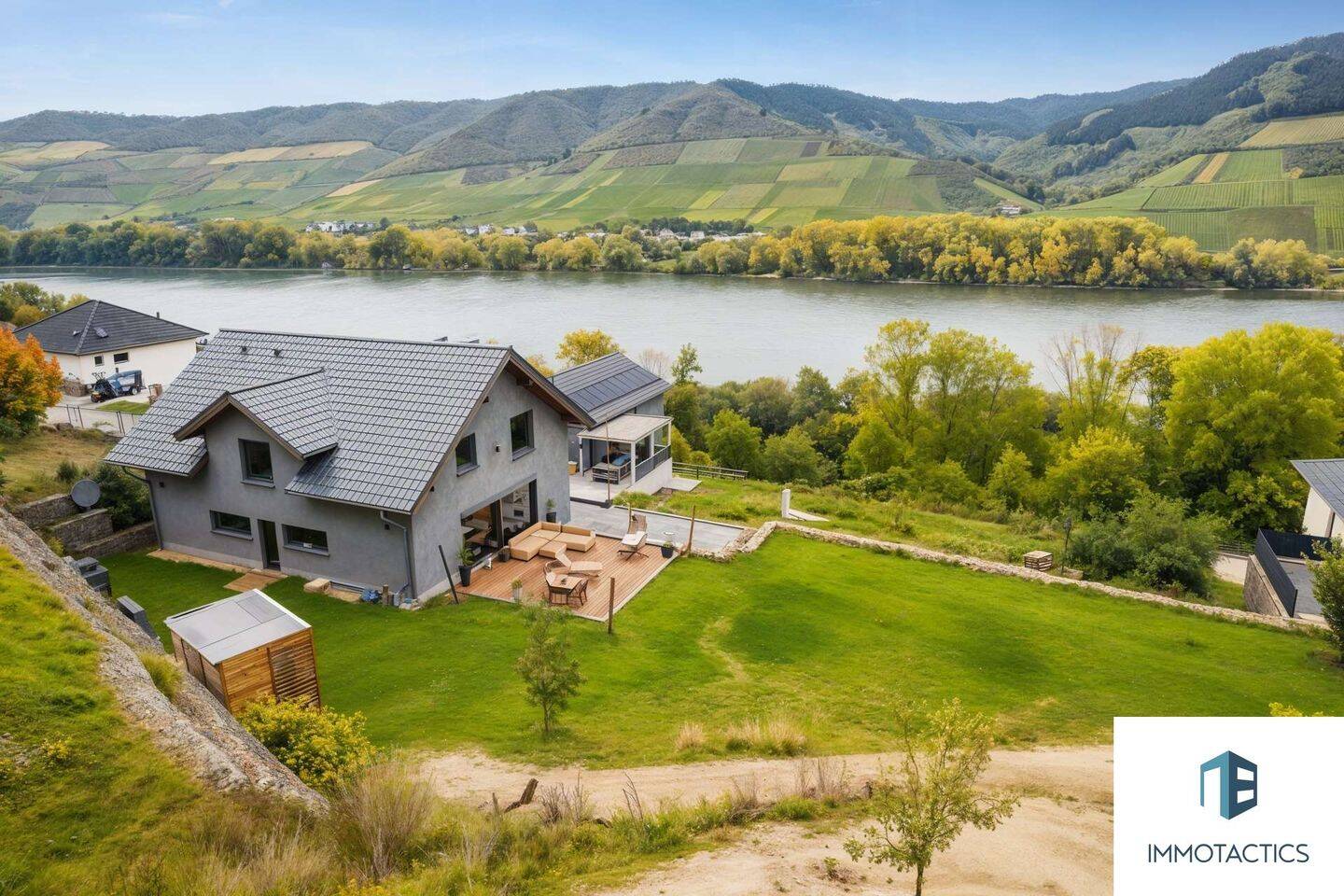 Wohnen mit Rheinblick: Luxuriöses KfW-55-Haus mit 283 m² Wohnfläche, Sauna, Kamin & Smart Home!, 55413 Niederheimbach