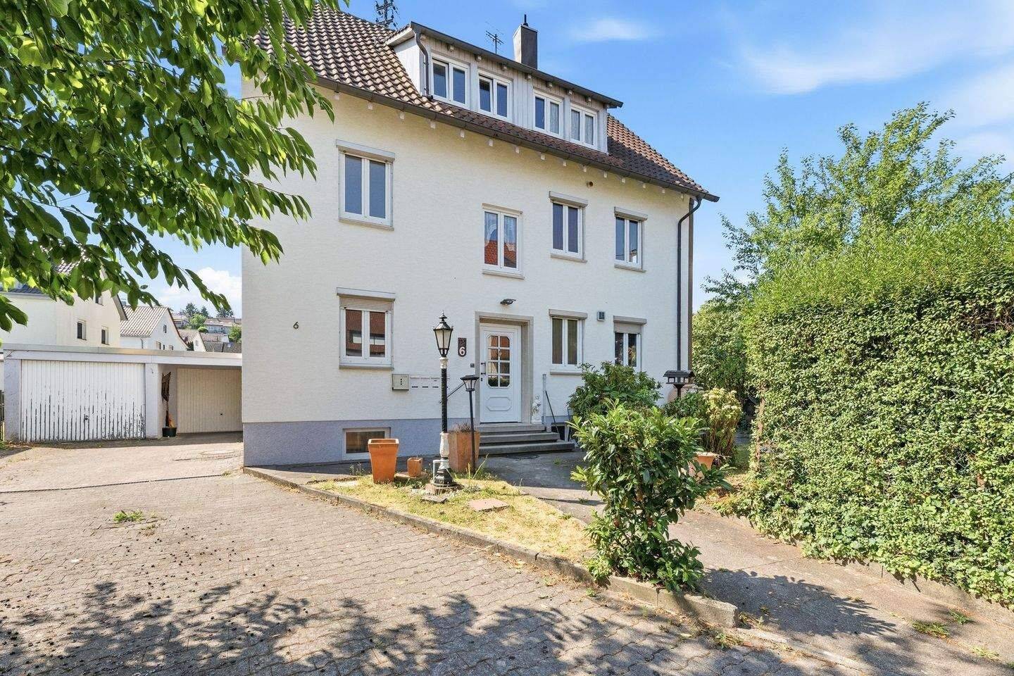 Modernisiert wohnen, großzügig draußen leben: 3 Zimmer mit großer Terrasse, 71364 Winnenden