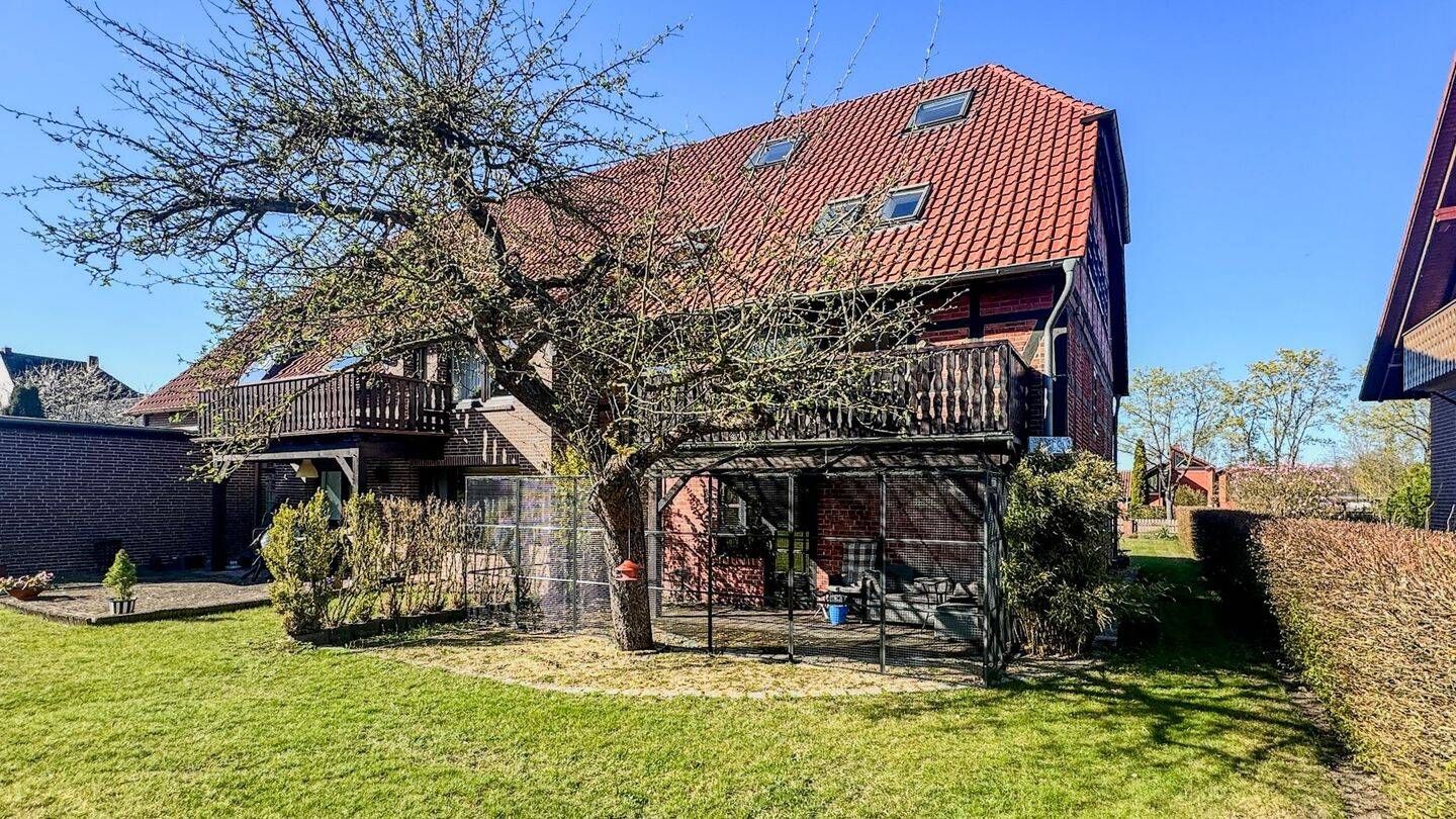 Fachwerkhaus mit Gartennutzung, Balkon und Garage, 38528 Adenbüttel