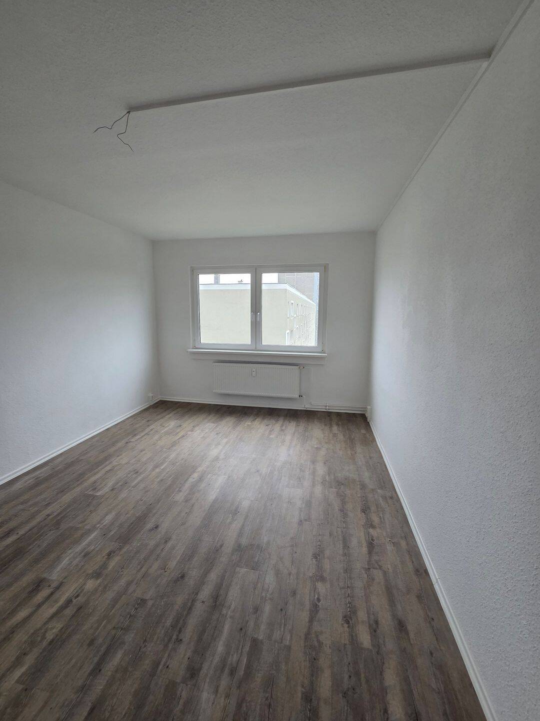 geräumige 3-Raum-Wohnung mit Fahrstuhl und Wannenbad, 19063 Schwerin (Großer Dreesch Mueß Mueßer Holz Neu Zippendorf Zippendorf)