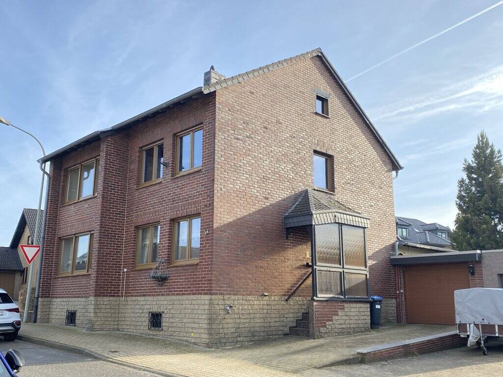 Freistehendes Mehrgenerationenhaus in begehrter Wohnlage, 52249 Eschweiler