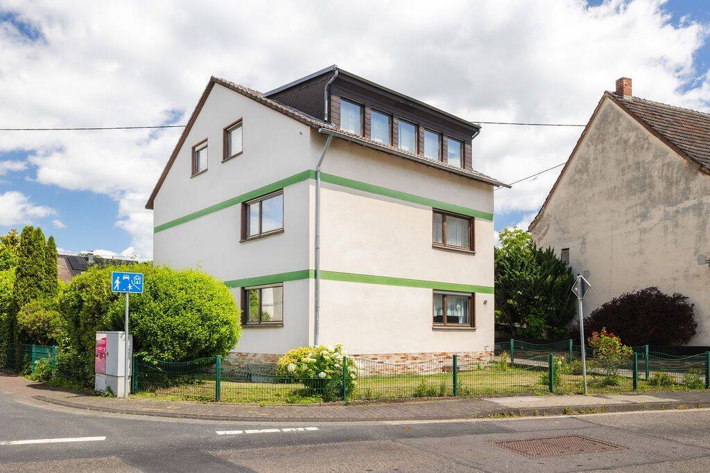 Familienhaus in TOP Lage von Bendorf-Sayn mit Garten, Garage und viel Wohnraum, 56170 Bendorf