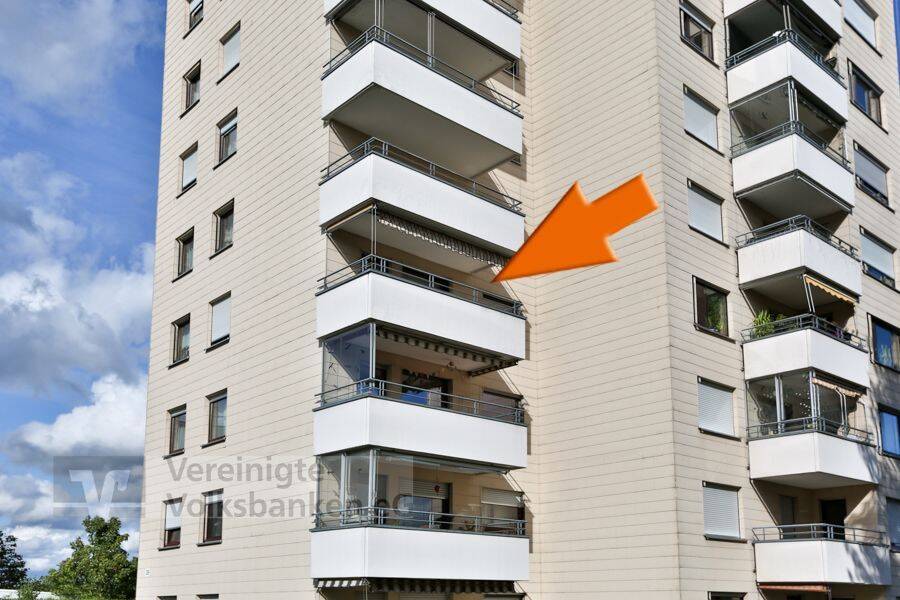 4 Zimmerwohnung mit Balkon und Garage, 72124 Pliezhausen