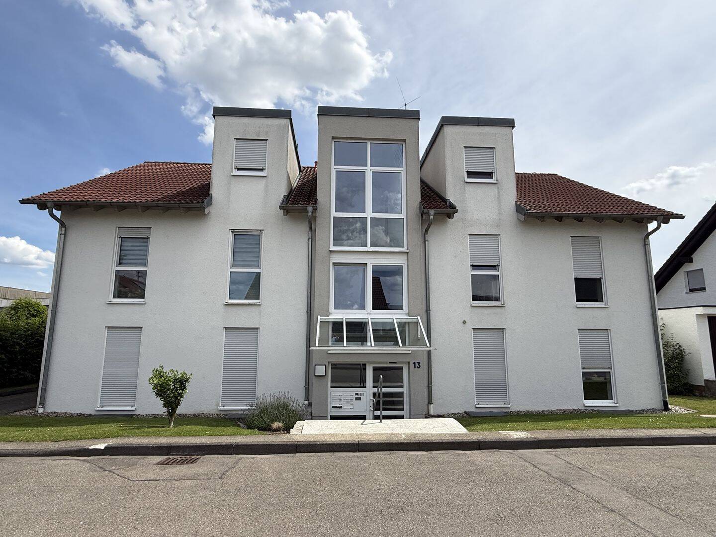 Dachgeschoßwohnung mit Südbalkon in kleiner Wohneinheit von Erbach-Ersingen, 89155 Erbach