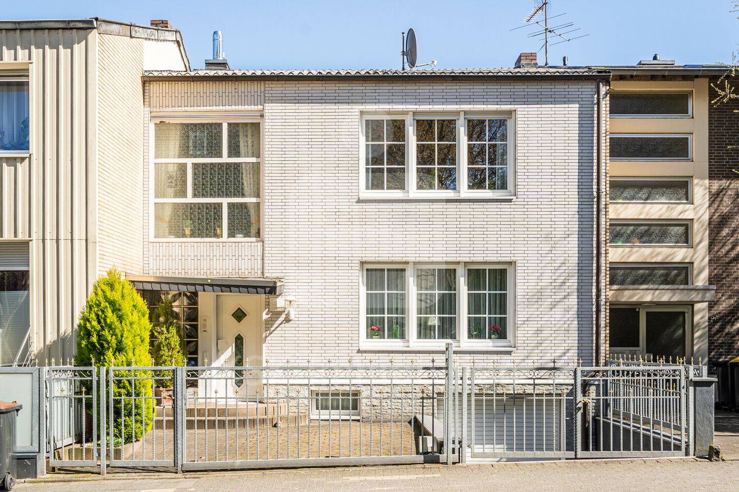 Familienglück in Frechen – Reihenmittelhaus mit großem Garten zum Spielen & Entspannen!, 50226 Frechen