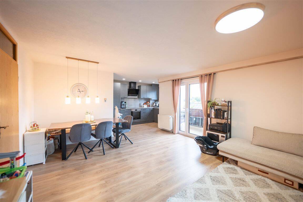 Hochwertig renovierte Wohnung mit offenem Wohnkonzept und Balkon, 88400 Biberach an der Riß