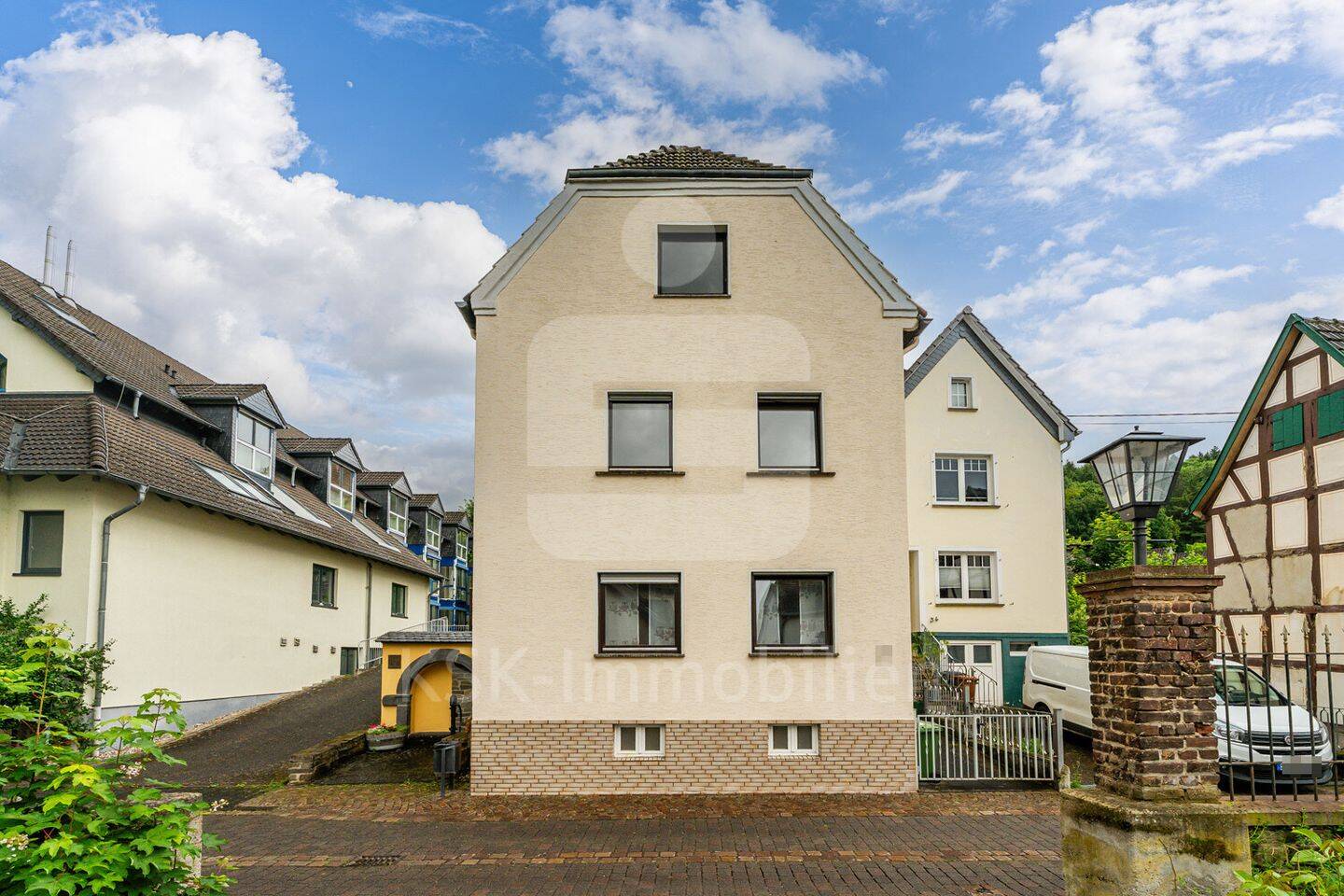 Charmantes Einfamilienhaus mit Sanierungsbedarf und viel Gestaltungsspielraum!, 53572 Unkel