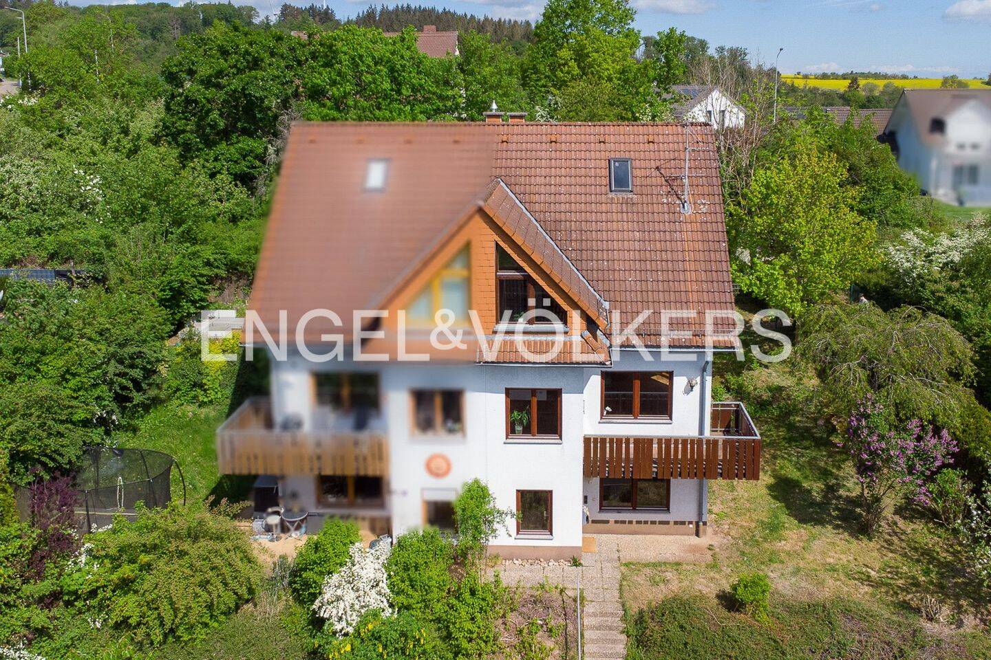 Lichtdurchflutete Doppelhaushälfte mit Garten und Fernblick!, 65307 Bad Schwalbach