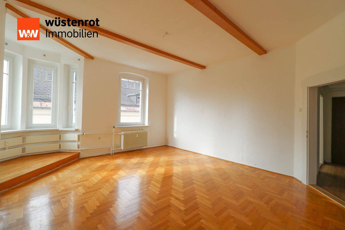 Großzügig Wohnen in einer Stadtvilla im City Center von Selb., 95100 Selb