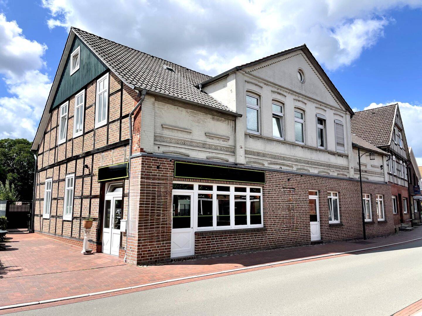 Hochwertig saniertes Wohn- und Geschäftshaus mit 2.000 m² Baugrundstück im Zentrum von Badbergen!, 49635 Badbergen