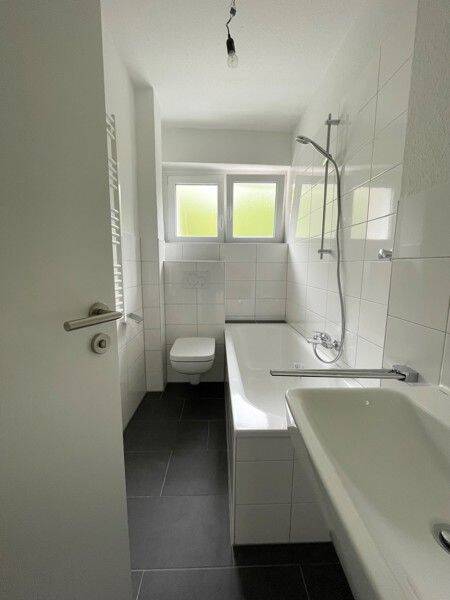 TOP renoviert: 3-Zimmer Wohnung in Do-Rahm