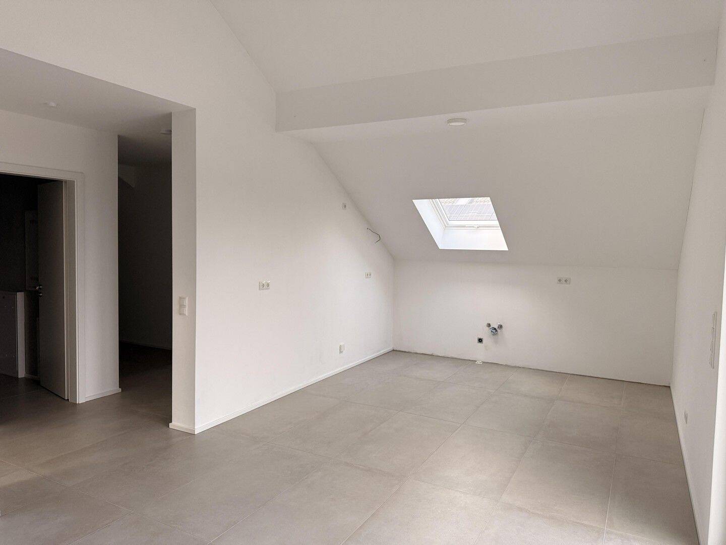 Moderne 73m², 2 ZKB Wohnung mit Balkon + neuer Küche, 53547 Hümmerich