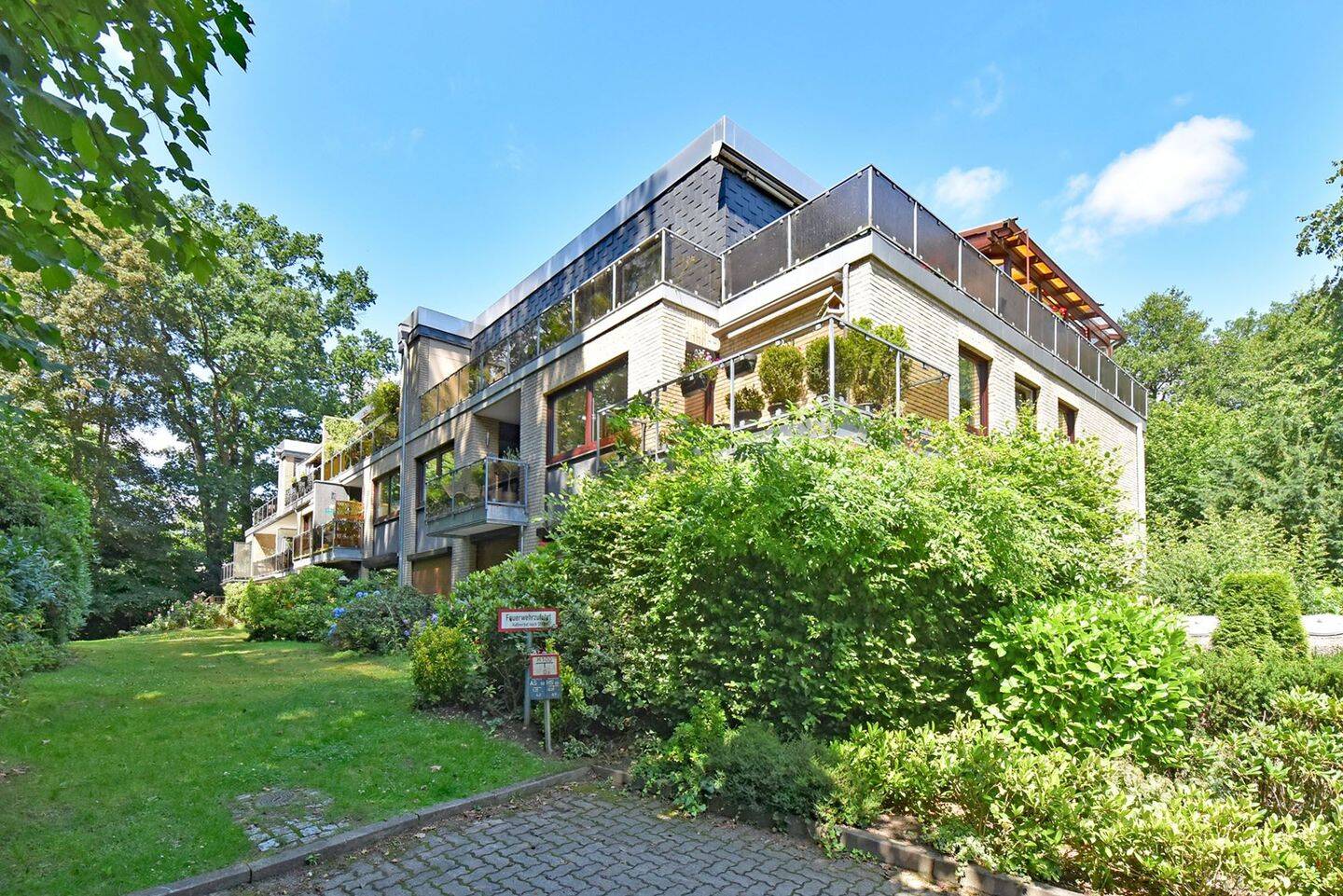 Vis-a-vis vom Reinbeker Schloss: gut geschnittene 3,5-Zimmer-Wohnung mit sonniger Süd-/Westloggia, 21465 Wentorf bei Hamburg