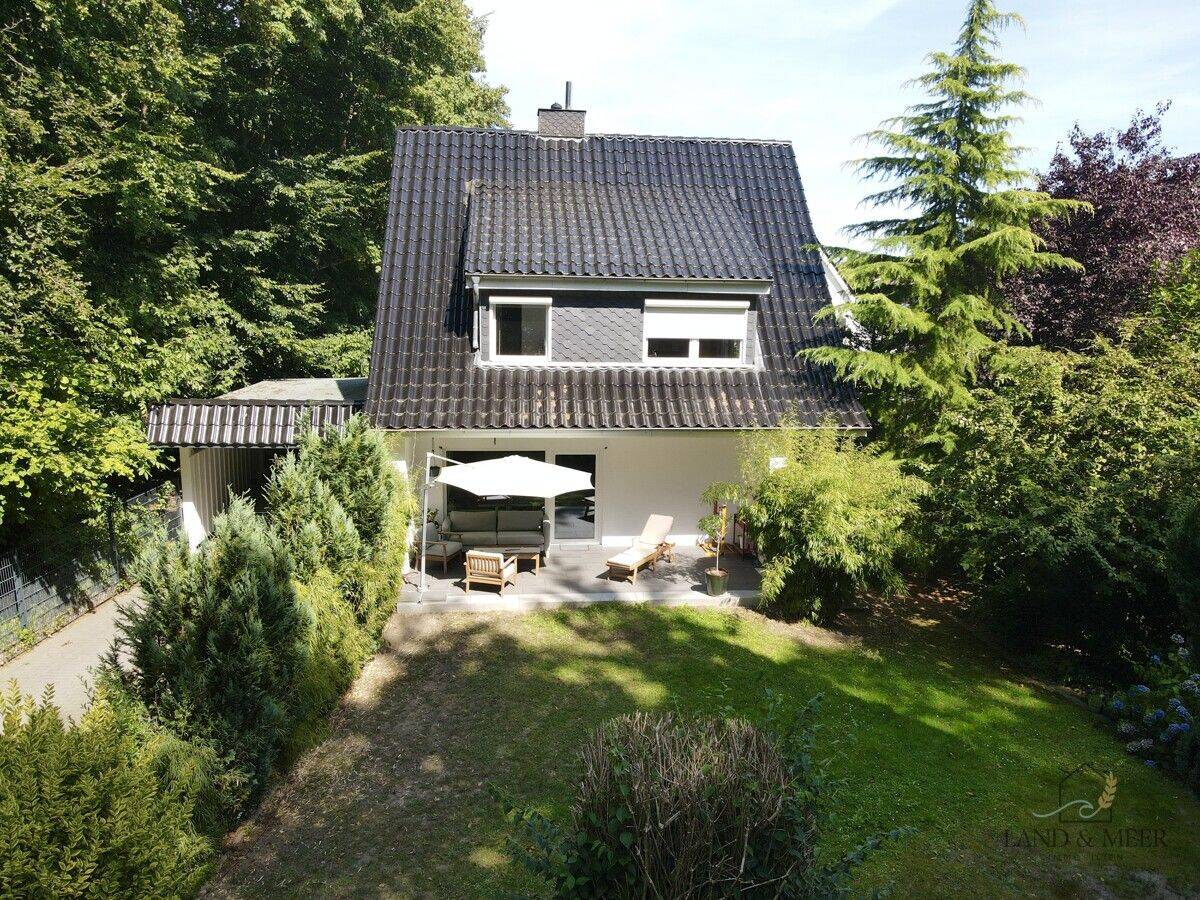 Einziehen und wohlfühlen – kernsaniertes Einfamilienhaus in begehrter Lage am Riesebusch, 23611 Bad Schwartau