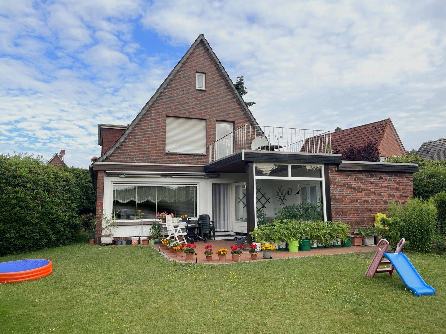 Raum für Visionen: Klassisches Wohnhaus mit Entwicklungspotenzial!, 26655 Westerstede