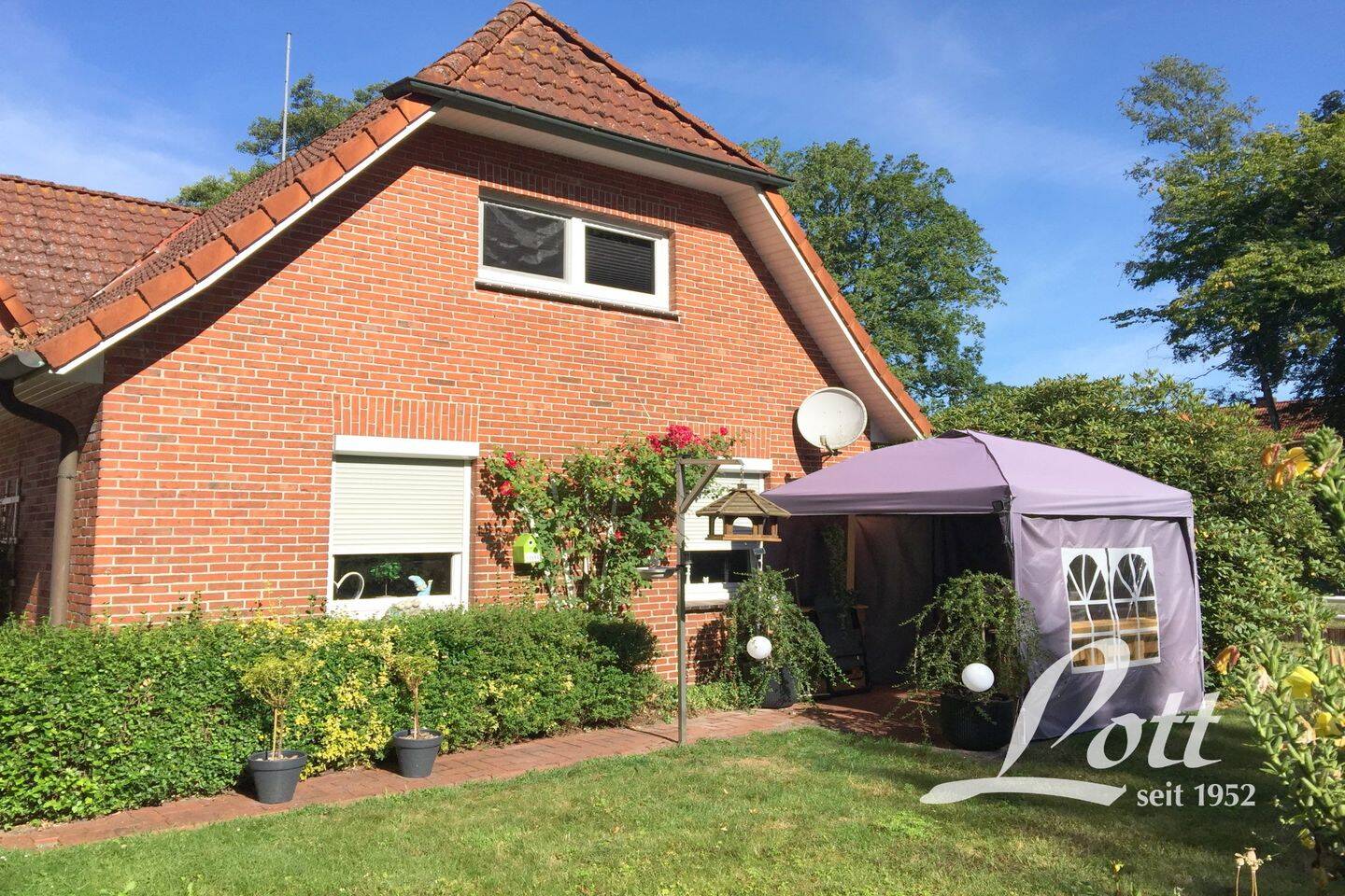 **Gemütliche Haushälfte mit Carport – in Ortsrandlage von Godensholt**, 26689 Apen