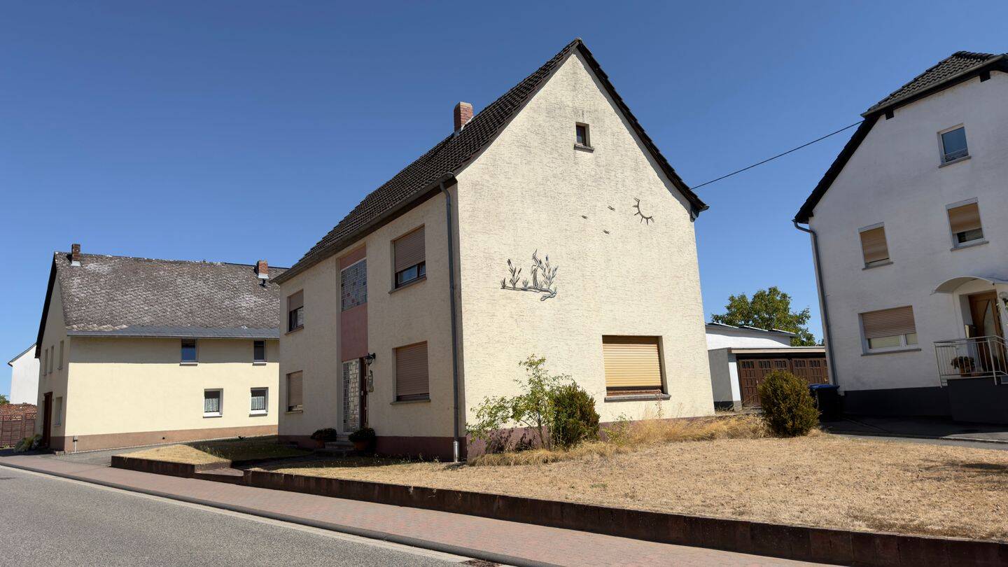 Einfamilienhaus in Altrich-Provisionsfrei, 54518 Altrich