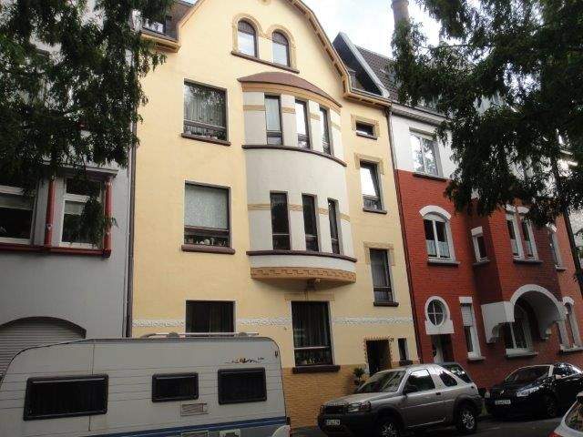 Charmante, gemütliche 2,5-Zimmer-Altbau-DG-Wohnung in Rheinnähe für junge Leute, 47119 Duisburg (Beeck Laar Ruhrort)