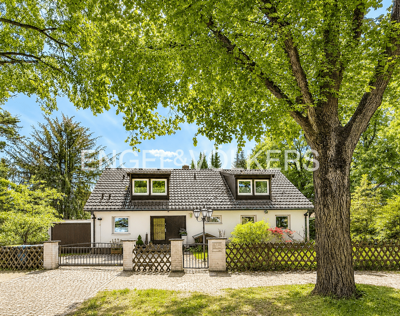 Großzügiges Familiendomizil in Nikolassee mit Vermietungspotenzial, 14129 Berlin (Steglitz-Zehlendorf Nikolassee Zehlendorf Schlachtensee)