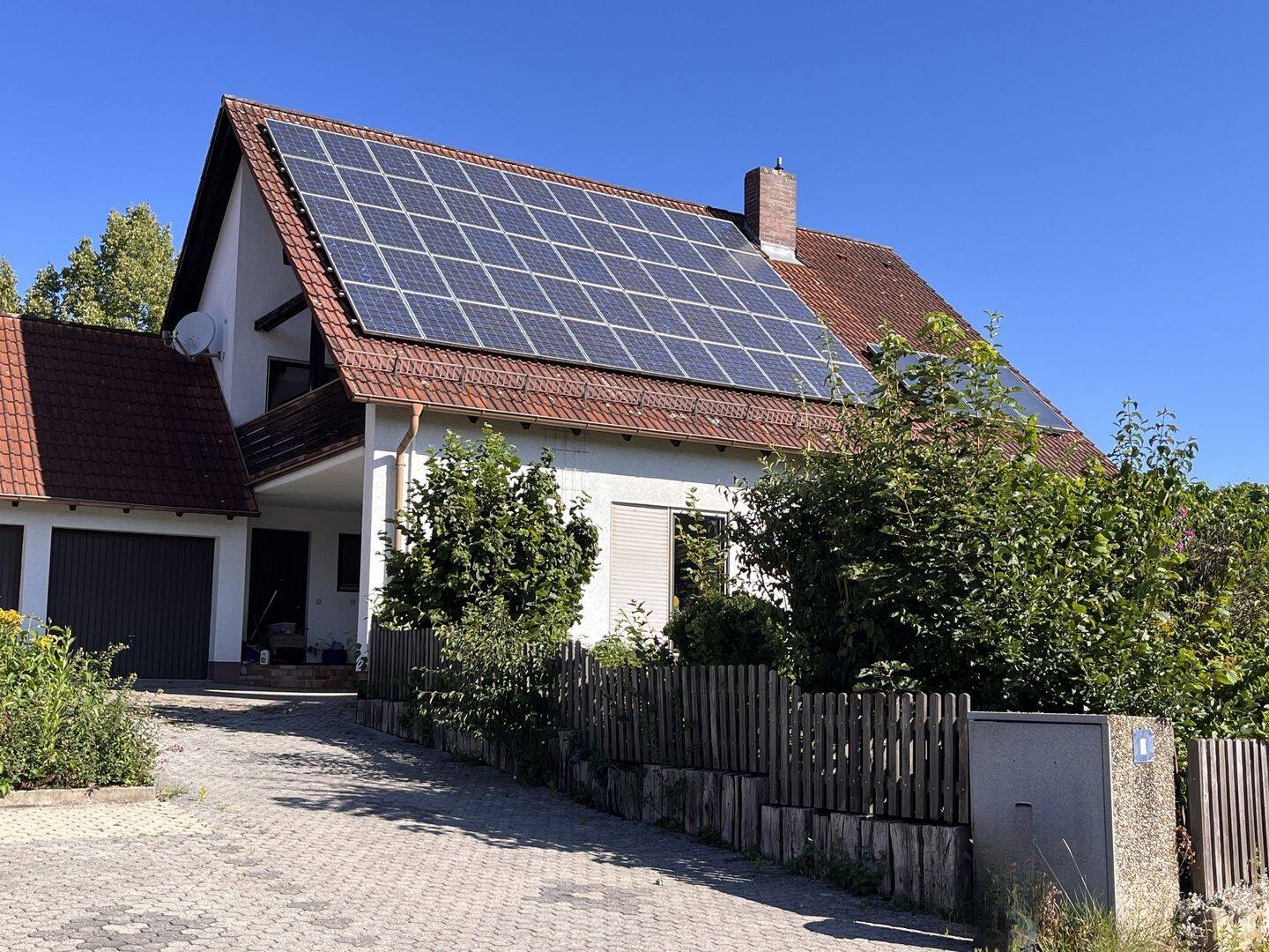 5 Zi. Einfamilienhaus + separates 1 Zi. ELW App. im EG in Obertraubling, 93083 Obertraubling