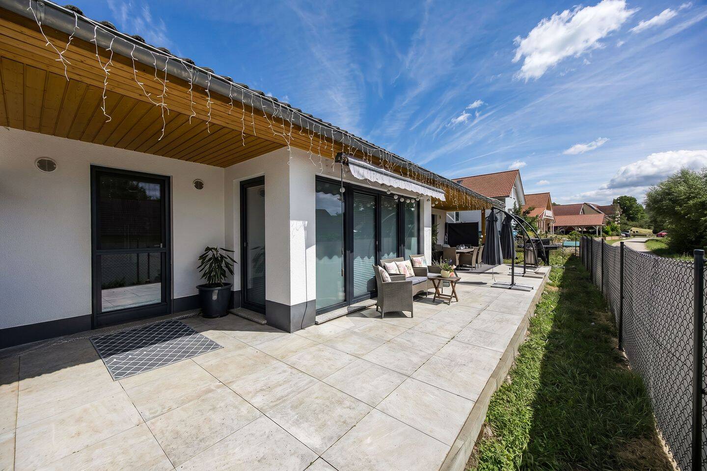 Moderner Bungalow mit Einliegerwohnung in ruhiger Lage, 96199 Zapfendorf