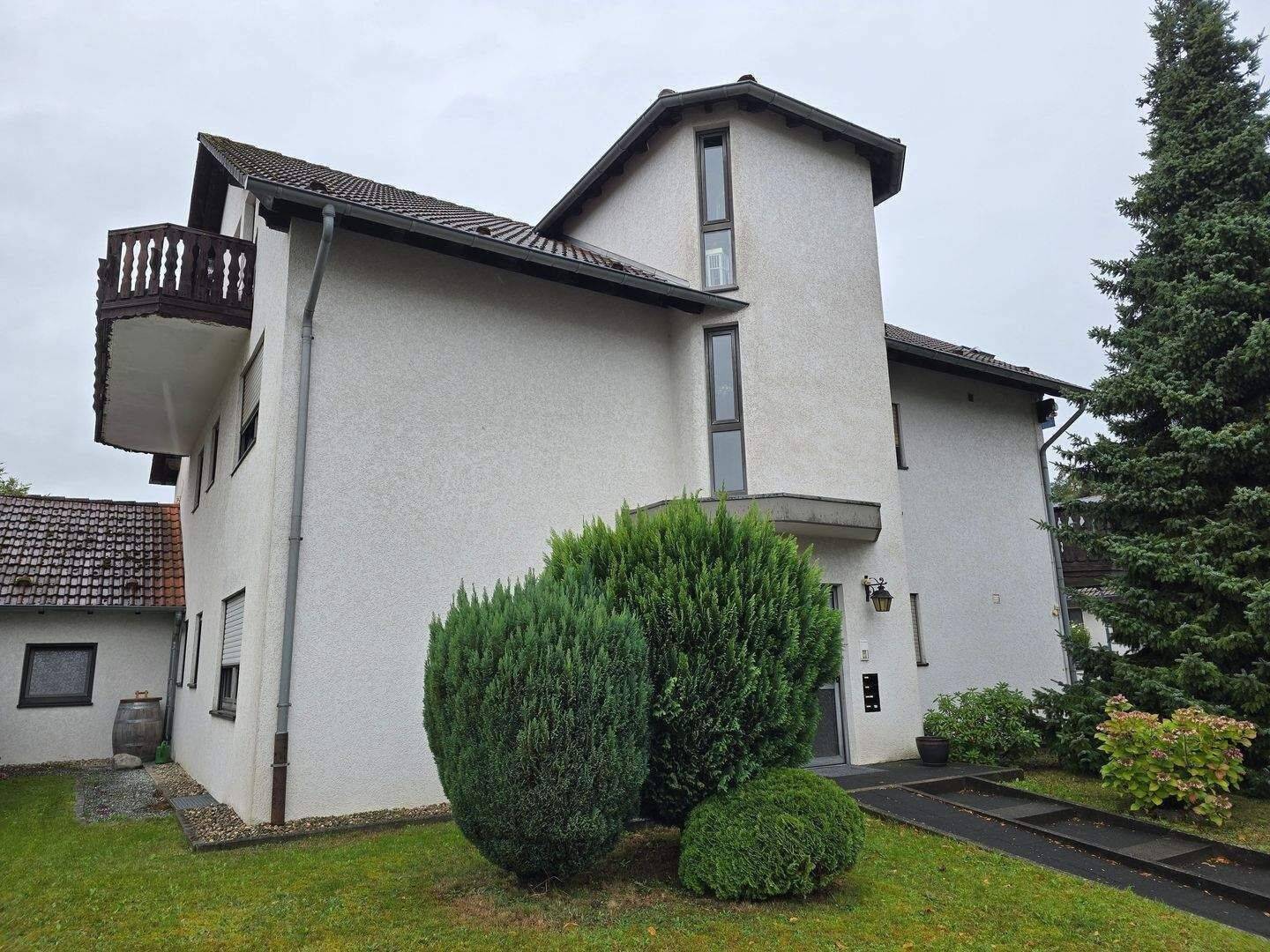 Geräumige 4 ZKB Wohnung mit Garage am Waldrand, 66424 Homburg