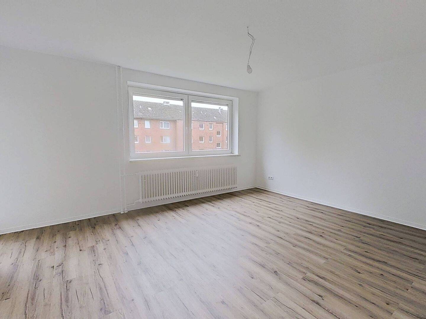 Komfortabel ausgestattete 4-Zimmer-Wohnung mit BALKON und EBK, 24768 Rendsburg