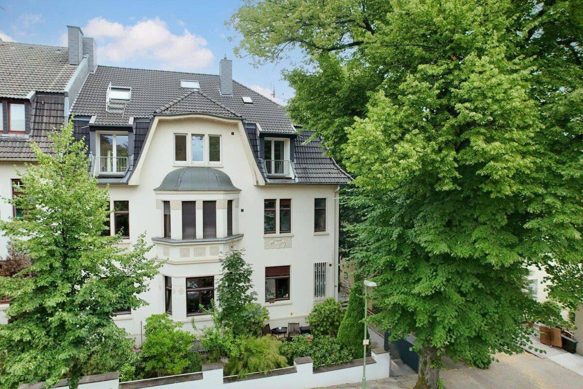 Die Villa Hartmann „Am Ruhrstein“! Hausgroße, sanierte Altbauwohnung in Bestlage von Bredeney, 45133 Essen (Bredeney Rüttenscheid Schuir Stadtwald)