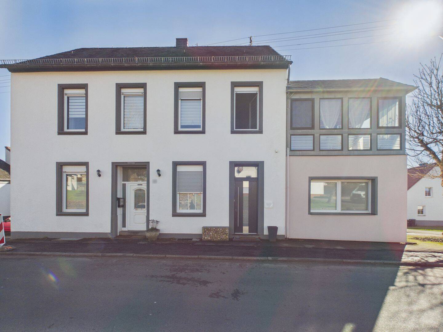 ** Reserviert ** Wohnhaus mit 2 neuen Ferienwohnungen & Grundstück in Berndorf zu verkaufen!, 54578 Berndorf